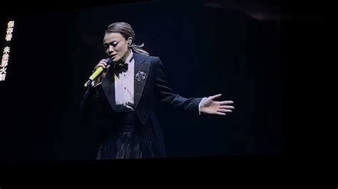 黃色 大門|Joey Yung